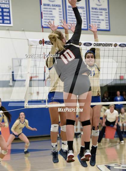 Thumbnail 2 in Santa Margarita vs. Mater Dei (CIF SS D1 Final) photogallery.