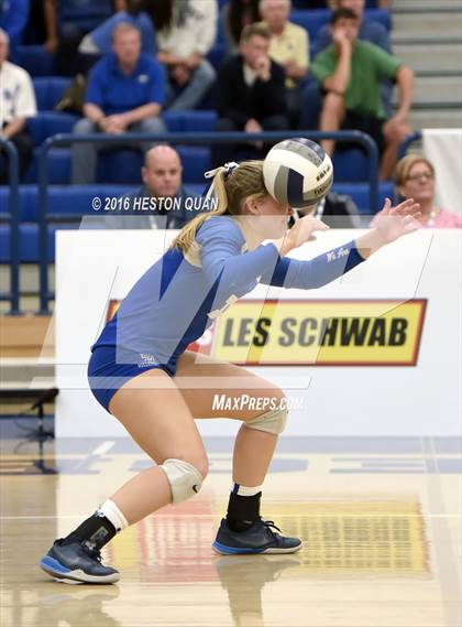 Thumbnail 3 in Santa Margarita vs. Mater Dei (CIF SS D1 Final) photogallery.