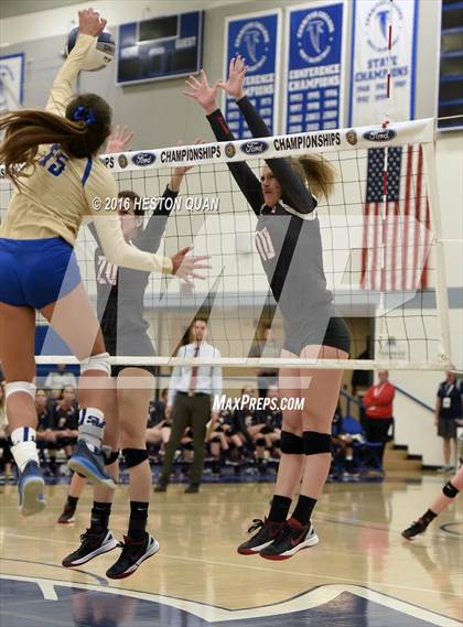 Thumbnail 2 in Santa Margarita vs. Mater Dei (CIF SS D1 Final) photogallery.