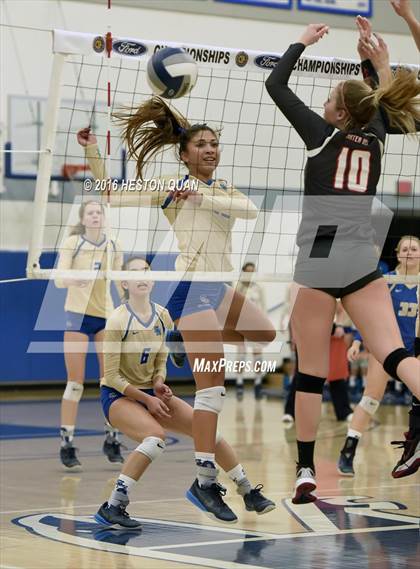 Thumbnail 3 in Santa Margarita vs. Mater Dei (CIF SS D1 Final) photogallery.