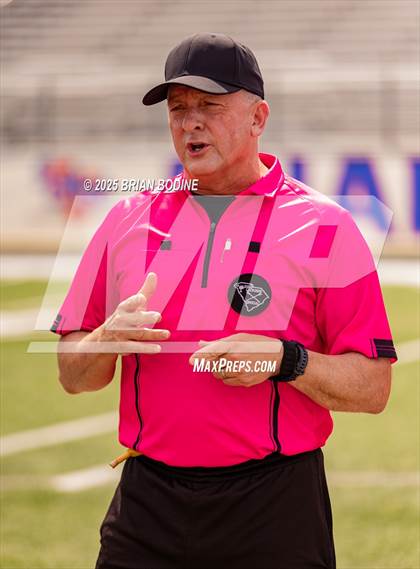 Thumbnail 2 in Lexington vs Spartanburg (SCHSL 5A Div 1 Final) photogallery.