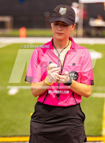 Thumbnail 1 in Lexington vs Spartanburg (SCHSL 5A Div 1 Final) photogallery.