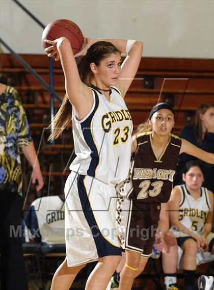 Thumbnail 2 in Yuba City vs. Gridley (Lady Bulldog Holiday Classic) photogallery.