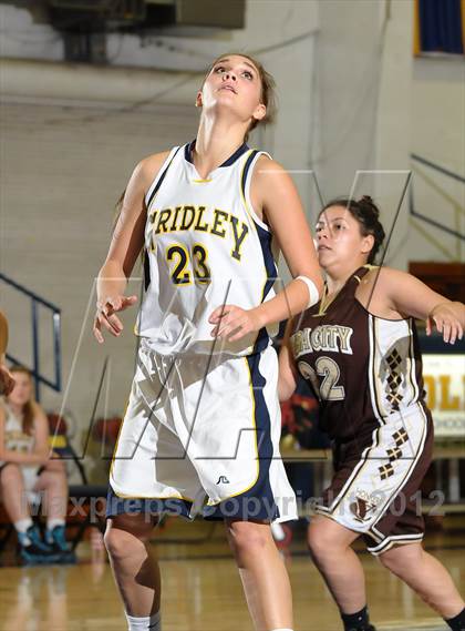 Thumbnail 1 in Yuba City vs. Gridley (Lady Bulldog Holiday Classic) photogallery.