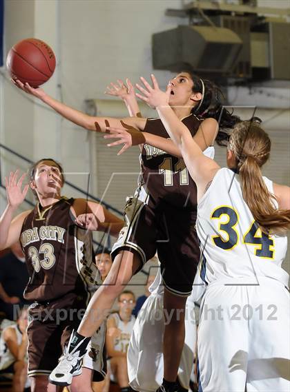 Thumbnail 2 in Yuba City vs. Gridley (Lady Bulldog Holiday Classic) photogallery.