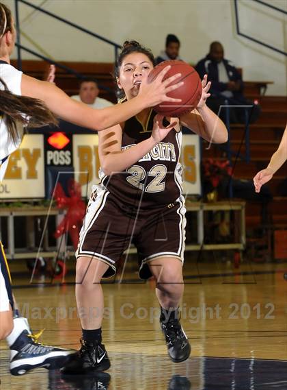 Thumbnail 3 in Yuba City vs. Gridley (Lady Bulldog Holiday Classic) photogallery.