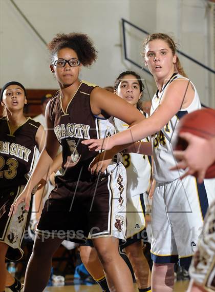 Thumbnail 3 in Yuba City vs. Gridley (Lady Bulldog Holiday Classic) photogallery.