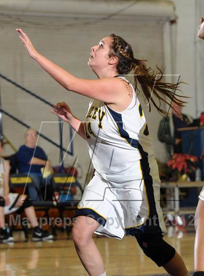 Thumbnail 2 in Yuba City vs. Gridley (Lady Bulldog Holiday Classic) photogallery.