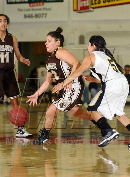 Thumbnail 2 in Yuba City vs. Gridley (Lady Bulldog Holiday Classic) photogallery.