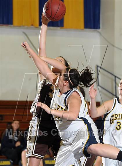 Thumbnail 3 in Yuba City vs. Gridley (Lady Bulldog Holiday Classic) photogallery.