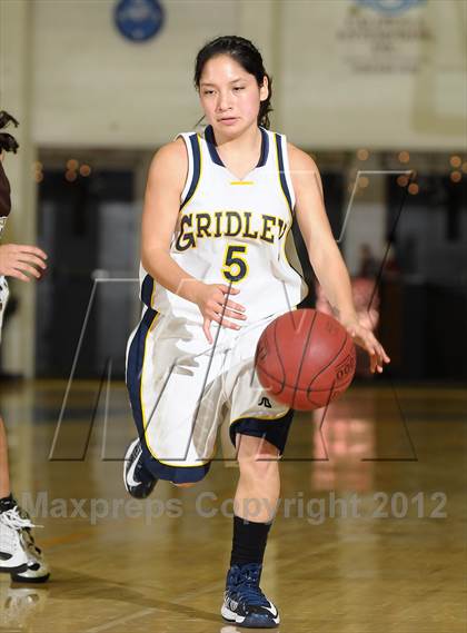 Thumbnail 3 in Yuba City vs. Gridley (Lady Bulldog Holiday Classic) photogallery.