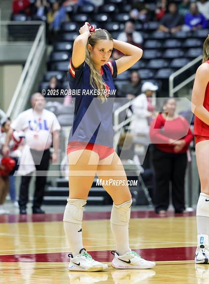 Thumbnail 1 in Byron Nelson vs. Dawson (UIL 6A D1 Volleyball Final) photogallery.