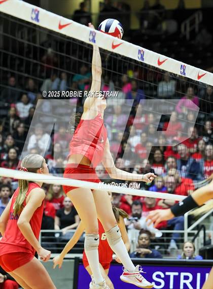 Thumbnail 1 in Byron Nelson vs. Dawson (UIL 6A D1 Volleyball Final) photogallery.
