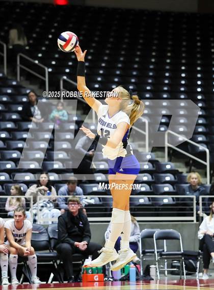 Thumbnail 1 in Byron Nelson vs. Dawson (UIL 6A D1 Volleyball Final) photogallery.