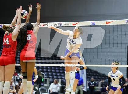 Thumbnail 3 in Byron Nelson vs. Dawson (UIL 6A D1 Volleyball Final) photogallery.
