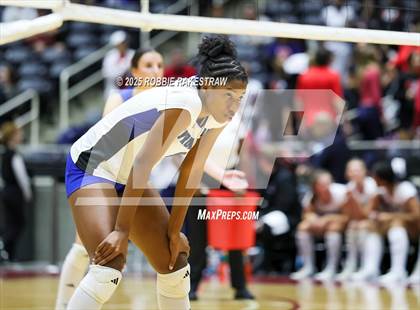 Thumbnail 1 in Byron Nelson vs. Dawson (UIL 6A D1 Volleyball Final) photogallery.