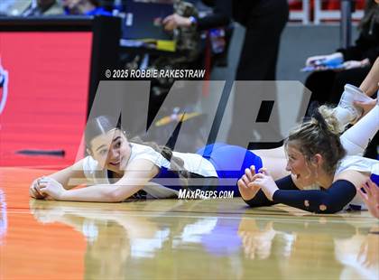 Thumbnail 1 in Byron Nelson vs. Dawson (UIL 6A D1 Volleyball Final) photogallery.