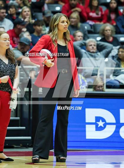 Thumbnail 1 in Byron Nelson vs. Dawson (UIL 6A D1 Volleyball Final) photogallery.