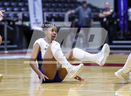 Thumbnail 1 in Byron Nelson vs. Dawson (UIL 6A D1 Volleyball Final) photogallery.