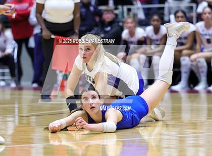 Thumbnail 1 in Byron Nelson vs. Dawson (UIL 6A D1 Volleyball Final) photogallery.
