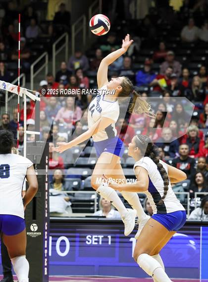 Thumbnail 3 in Byron Nelson vs. Dawson (UIL 6A D1 Volleyball Final) photogallery.