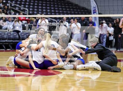 Thumbnail 3 in Byron Nelson vs. Dawson (UIL 6A D1 Volleyball Final) photogallery.