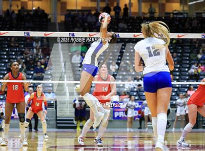 Thumbnail 1 in Byron Nelson vs. Dawson (UIL 6A D1 Volleyball Final) photogallery.