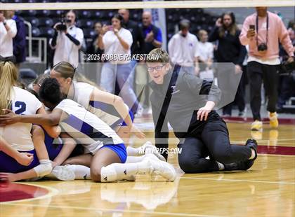 Thumbnail 2 in Byron Nelson vs. Dawson (UIL 6A D1 Volleyball Final) photogallery.