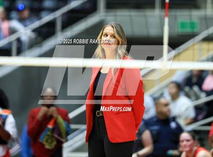Thumbnail 1 in Byron Nelson vs. Dawson (UIL 6A D1 Volleyball Final) photogallery.