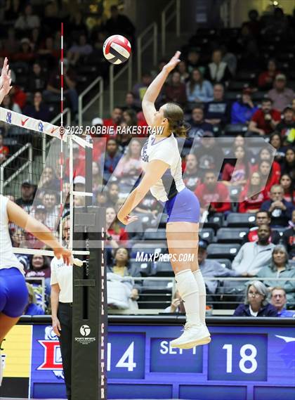 Thumbnail 1 in Byron Nelson vs. Dawson (UIL 6A D1 Volleyball Final) photogallery.