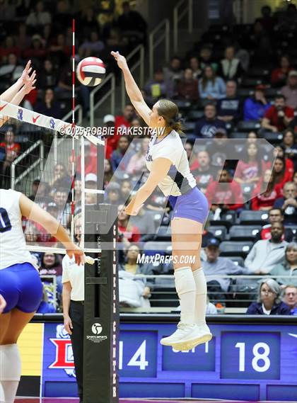 Thumbnail 2 in Byron Nelson vs. Dawson (UIL 6A D1 Volleyball Final) photogallery.