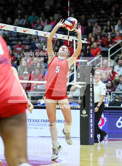 Thumbnail 1 in Byron Nelson vs. Dawson (UIL 6A D1 Volleyball Final) photogallery.