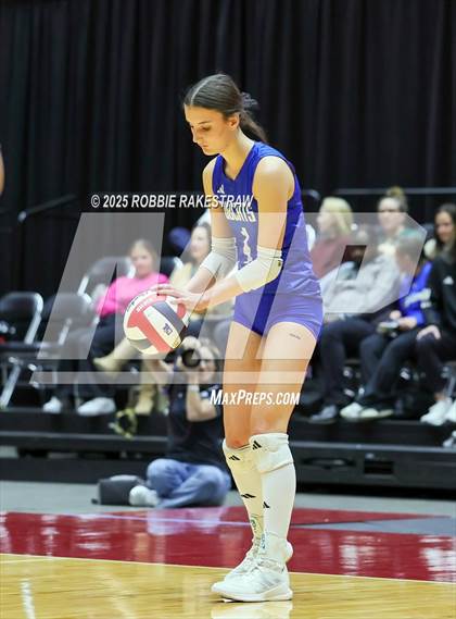 Thumbnail 1 in Byron Nelson vs. Dawson (UIL 6A D1 Volleyball Final) photogallery.