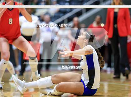 Thumbnail 1 in Byron Nelson vs. Dawson (UIL 6A D1 Volleyball Final) photogallery.