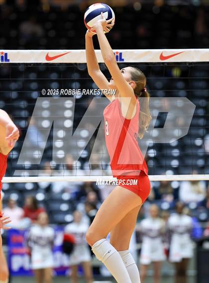 Thumbnail 1 in Byron Nelson vs. Dawson (UIL 6A D1 Volleyball Final) photogallery.