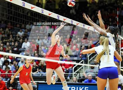 Thumbnail 1 in Byron Nelson vs. Dawson (UIL 6A D1 Volleyball Final) photogallery.