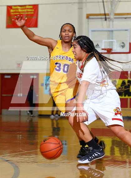 Thumbnail 3 in Lynwood vs. Dominguez photogallery.