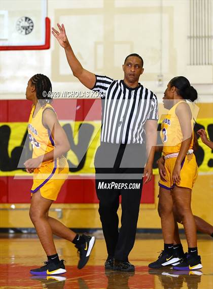 Thumbnail 2 in Lynwood vs. Dominguez photogallery.