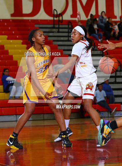 Thumbnail 3 in Lynwood vs. Dominguez photogallery.