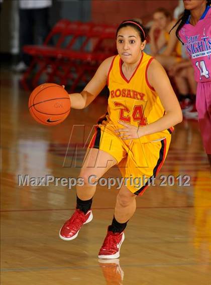 Thumbnail 1 in Rialto vs. Rosary (Nike Extravaganza) photogallery.
