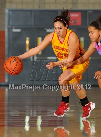Thumbnail 3 in Rialto vs. Rosary (Nike Extravaganza) photogallery.