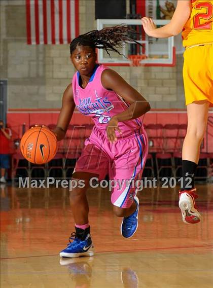 Thumbnail 3 in Rialto vs. Rosary (Nike Extravaganza) photogallery.