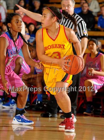 Thumbnail 2 in Rialto vs. Rosary (Nike Extravaganza) photogallery.