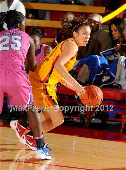 Thumbnail 2 in Rialto vs. Rosary (Nike Extravaganza) photogallery.