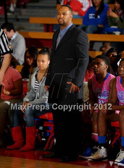 Thumbnail 3 in Rialto vs. Rosary (Nike Extravaganza) photogallery.