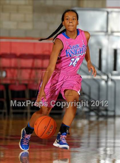 Thumbnail 1 in Rialto vs. Rosary (Nike Extravaganza) photogallery.