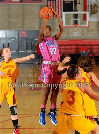Thumbnail 3 in Rialto vs. Rosary (Nike Extravaganza) photogallery.