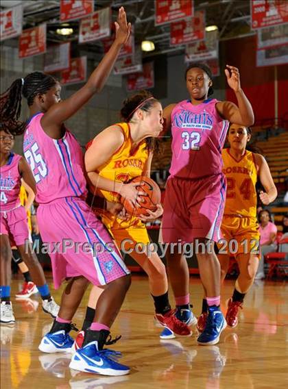 Thumbnail 2 in Rialto vs. Rosary (Nike Extravaganza) photogallery.