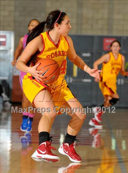 Thumbnail 2 in Rialto vs. Rosary (Nike Extravaganza) photogallery.