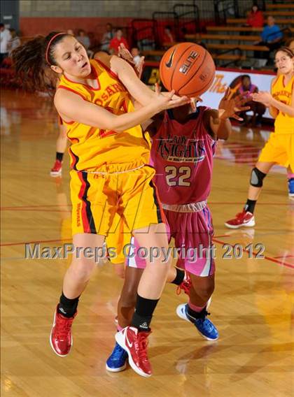 Thumbnail 1 in Rialto vs. Rosary (Nike Extravaganza) photogallery.